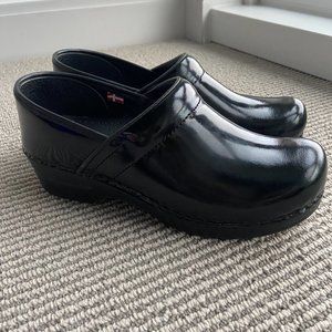 Sanita Clogs, Women's Size EU 38, (US 7), Black Patent Leather